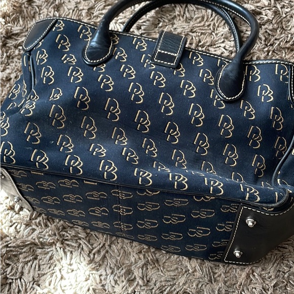Dooney and Bourke handbag brand new no tags - Picture 4 of 5